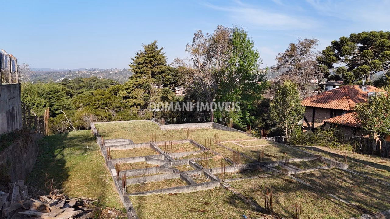 Terreno de 1.080 m² em Campos do Jordão, SP