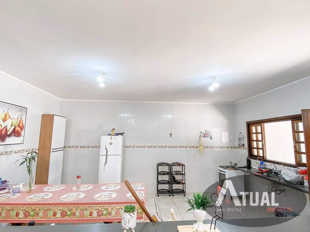 Casa de 800 m² em Piracaia, SP