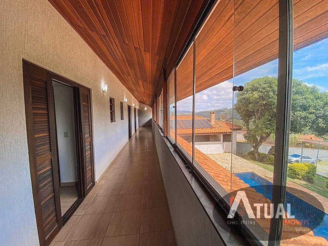Casa de 800 m² em Piracaia, SP