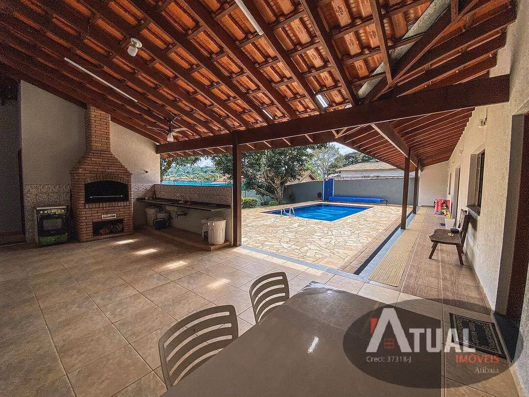 Casa de 800 m² em Piracaia, SP
