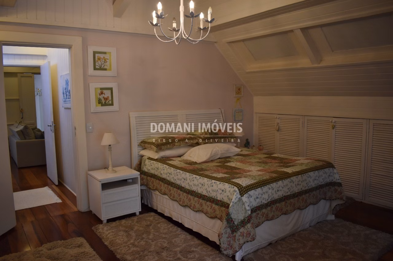 Casa de 1.750 m² em Campos do Jordão, SP