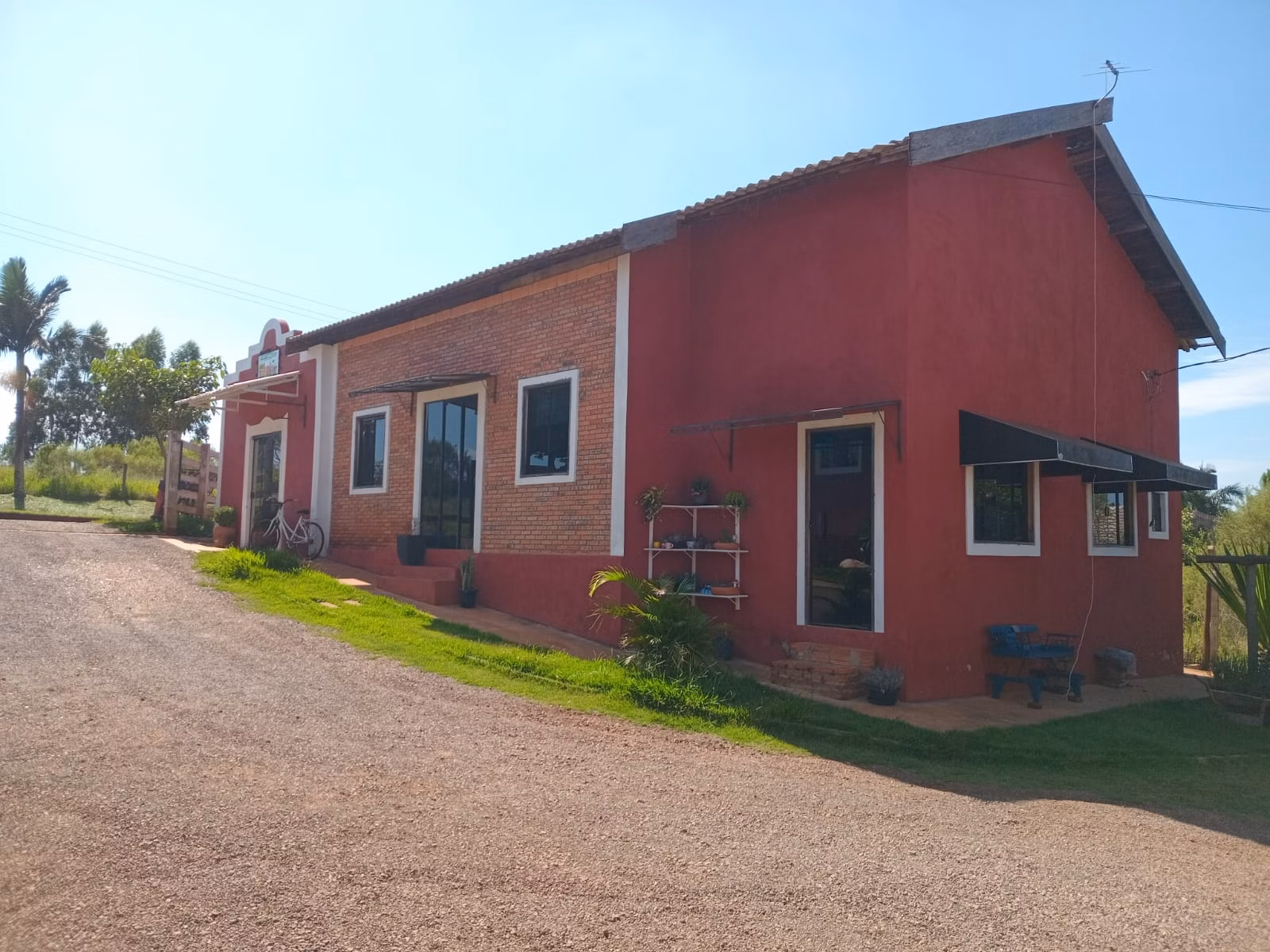 Pousada de 4.000 m² em Timburi, SP
