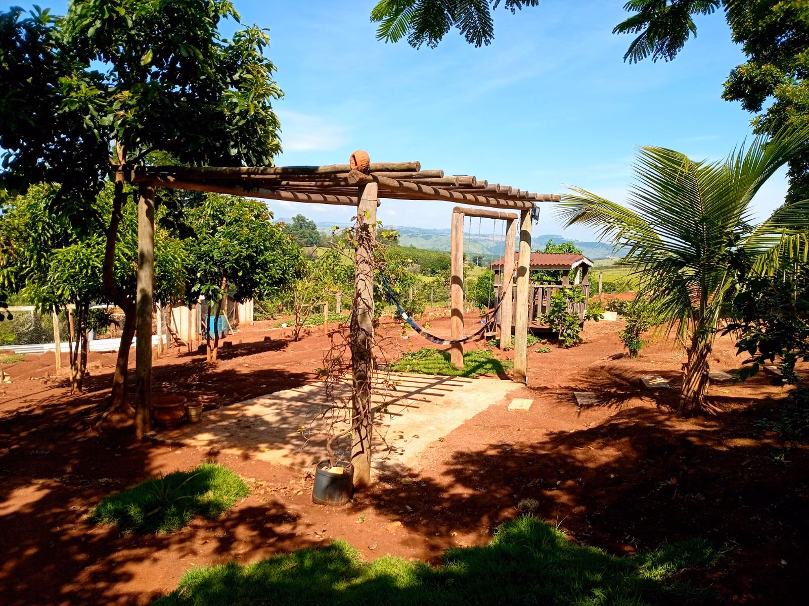 Pousada de 4.000 m² em Timburi, SP