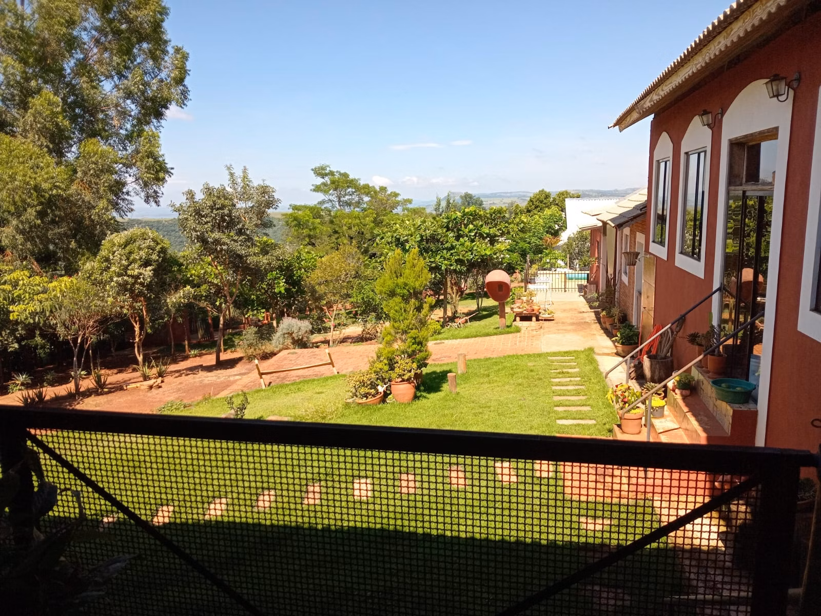 Pousada de 4.000 m² em Timburi, SP