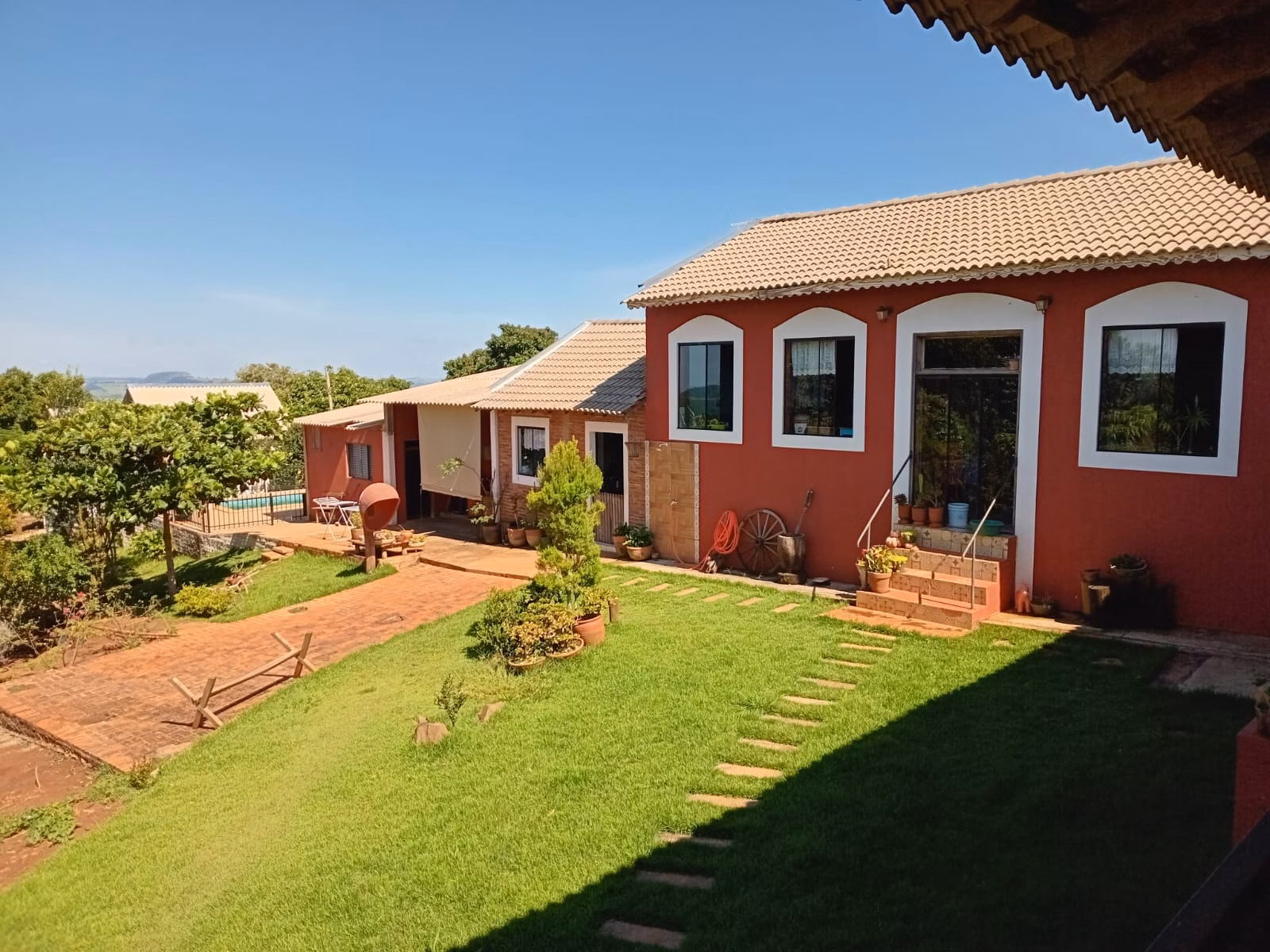 Pousada de 4.000 m² em Timburi, SP