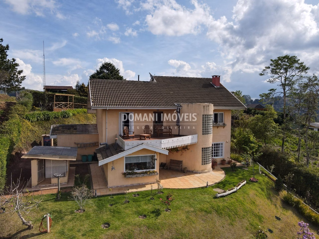 Casa de 1.115 m² em Campos do Jordão, SP