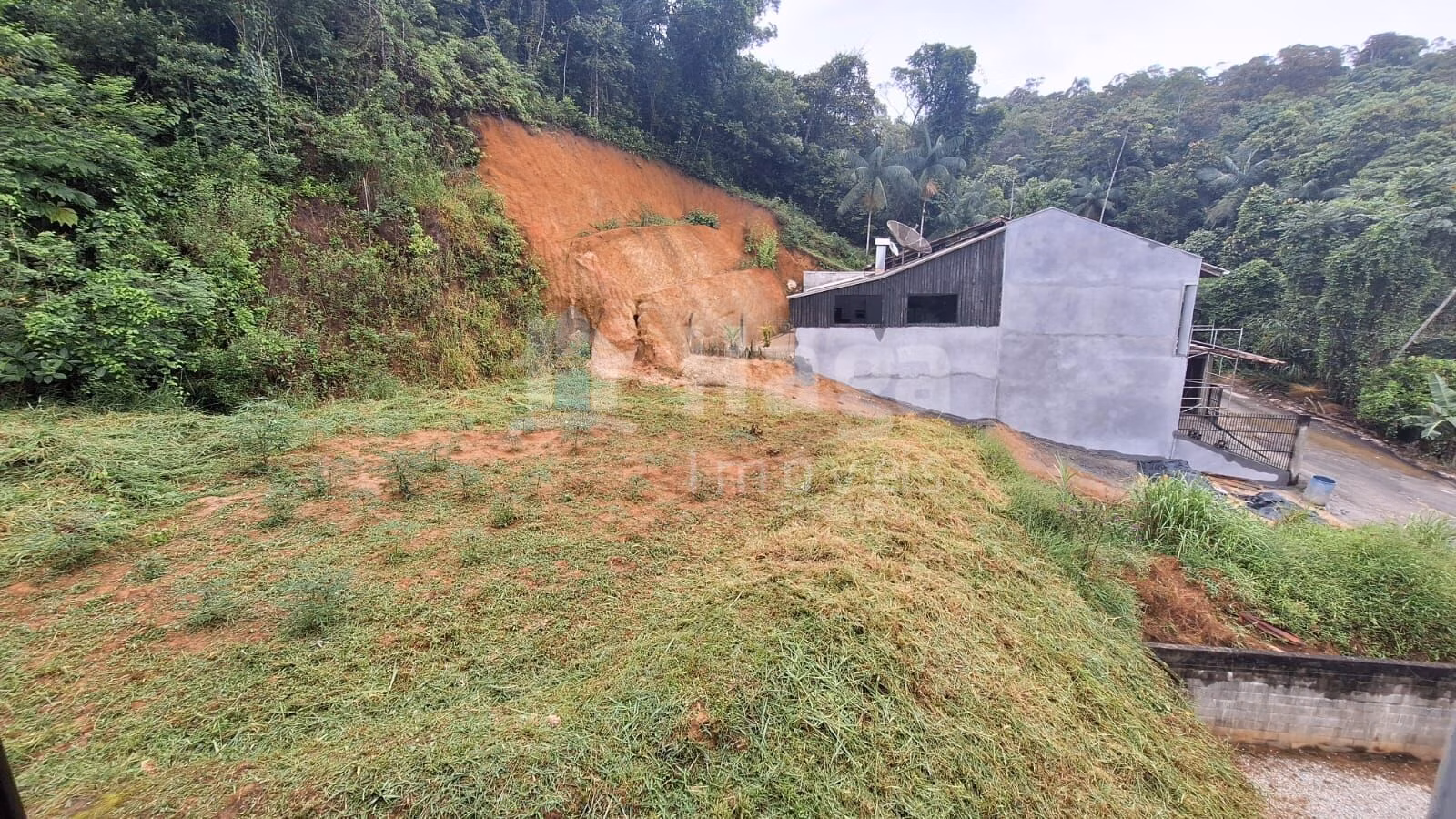 Terreno de 728 m² em Brusque, SC