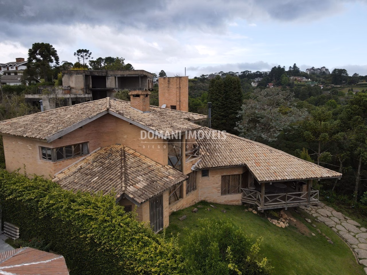 Casa de 1.800 m² em Campos do Jordão, SP