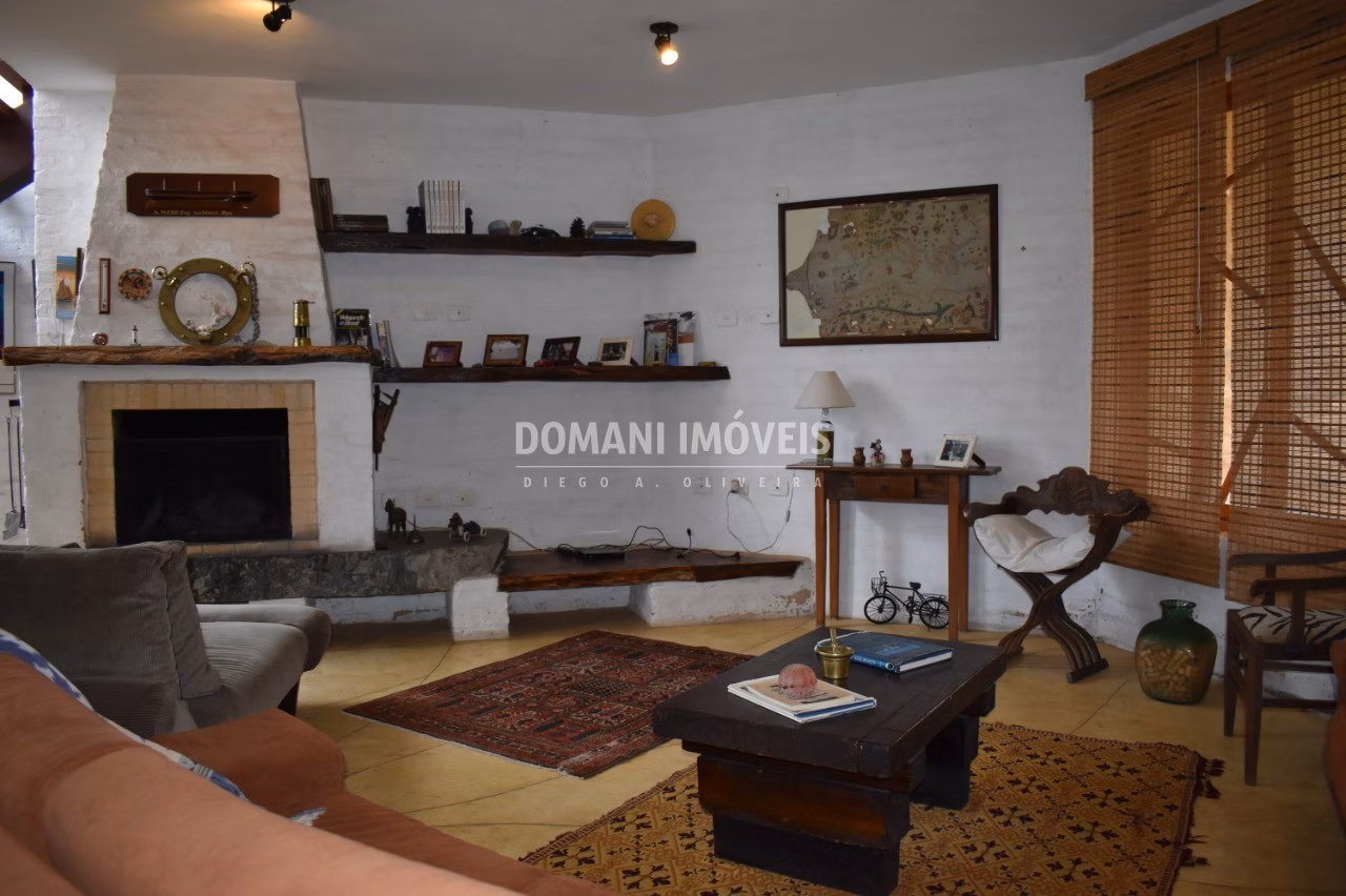 Casa de 1.800 m² em Campos do Jordão, SP