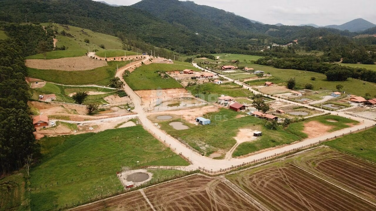 Chácara de 2.010 m² em Canelinha, SC
