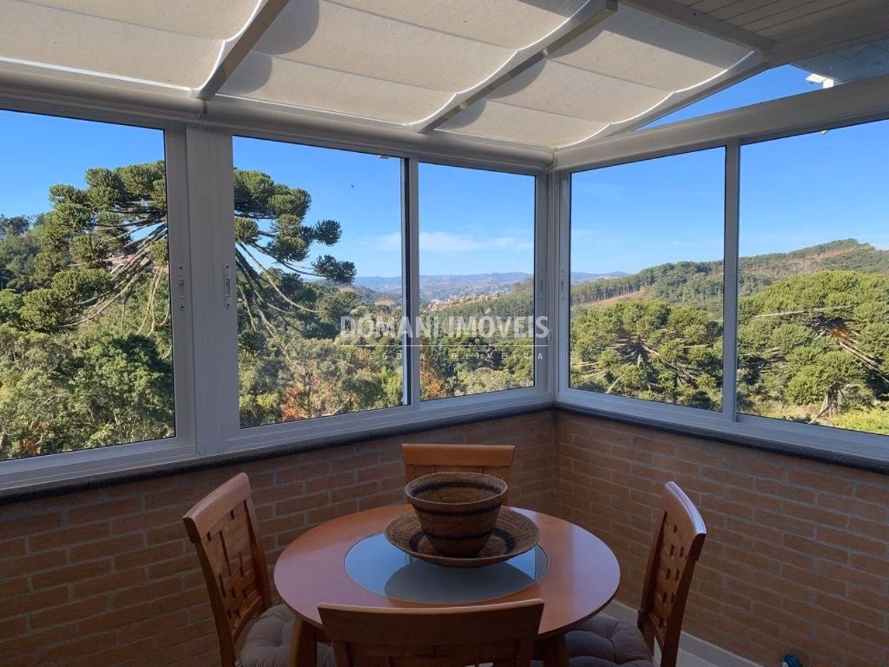 Casa de 1.030 m² em Campos do Jordão, SP