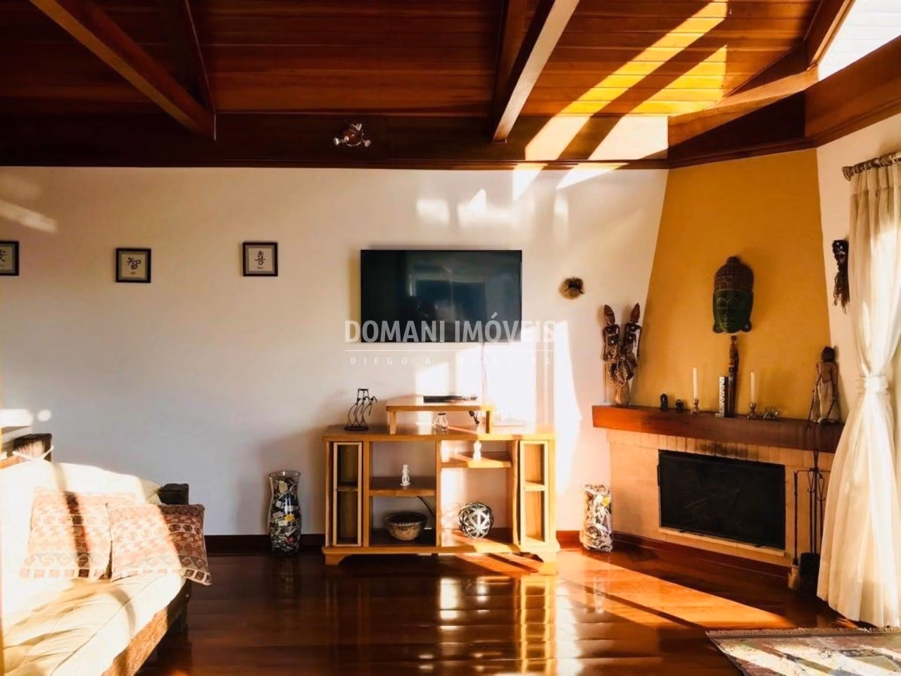 Casa de 1.030 m² em Campos do Jordão, SP