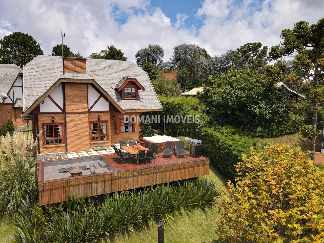 House of 1,390 m² in Campos do Jordão, SP, Brazil