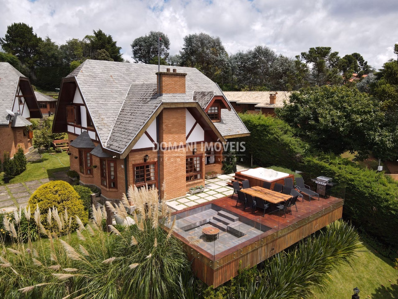 House of 1,390 m² in Campos do Jordão, SP, Brazil