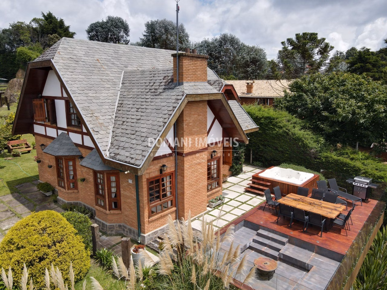 House of 1,390 m² in Campos do Jordão, SP, Brazil