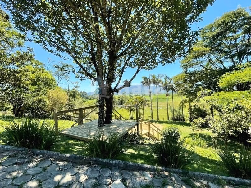 Chácara de 2.700 m² em Porto Belo, SC