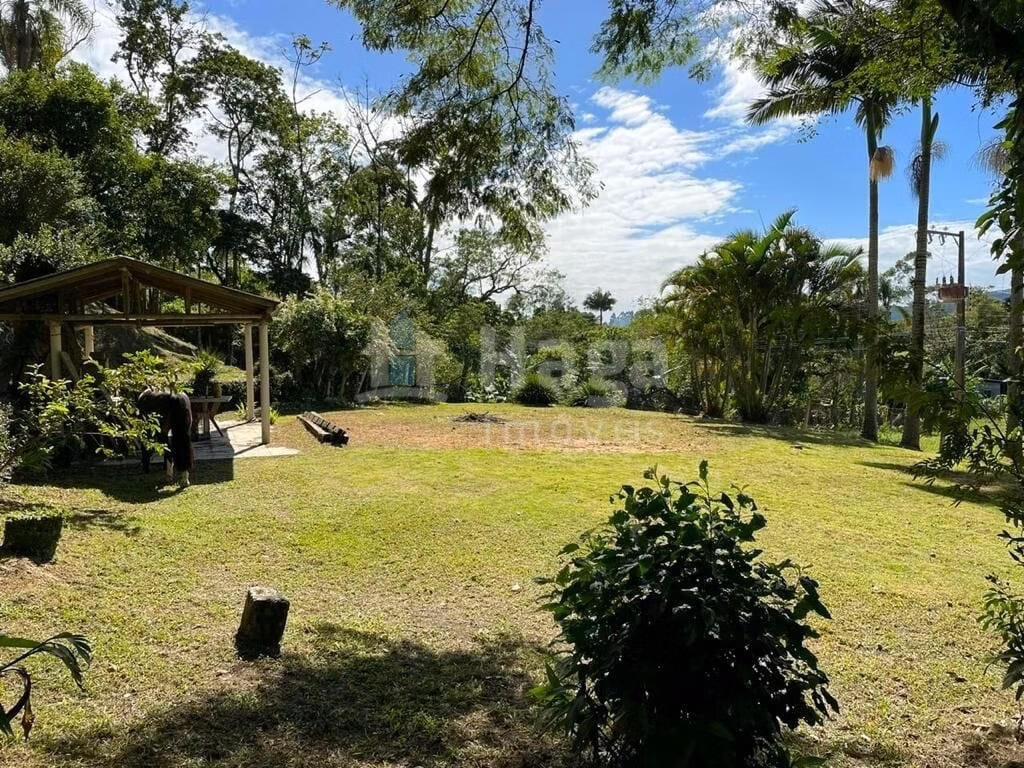 Chácara de 2.700 m² em Porto Belo, SC