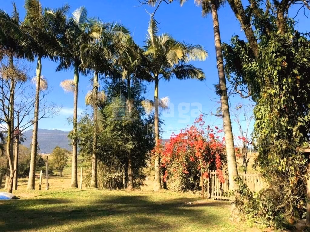 Chácara de 2.700 m² em Porto Belo, SC