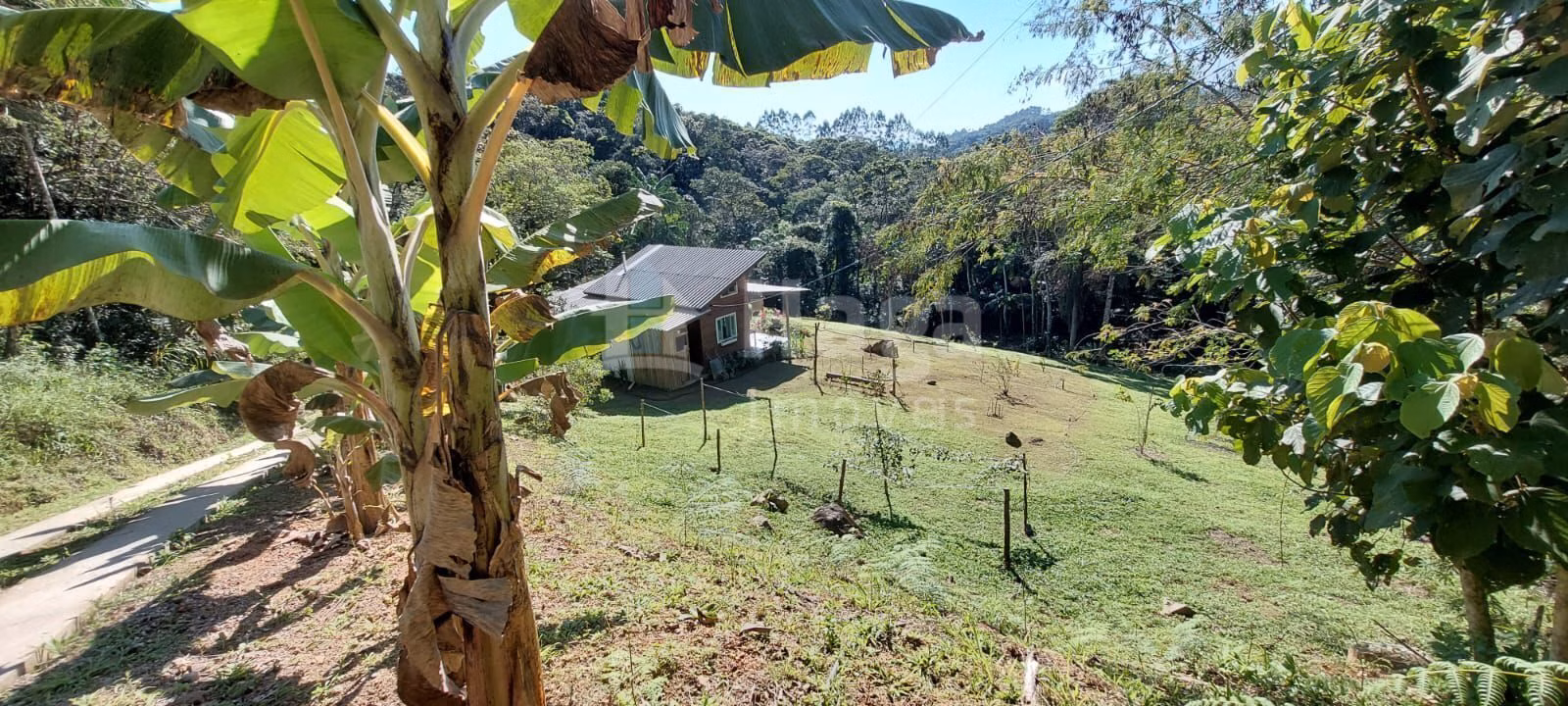 Chácara de 3.300 m² em Águas Mornas, SC