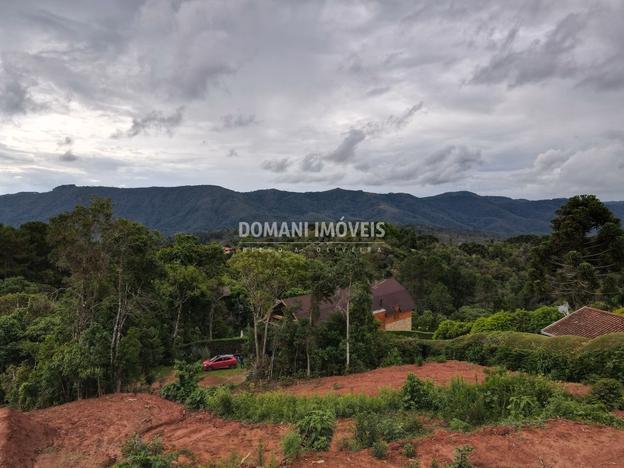 Terreno de 1.080 m² em Campos do Jordão, SP