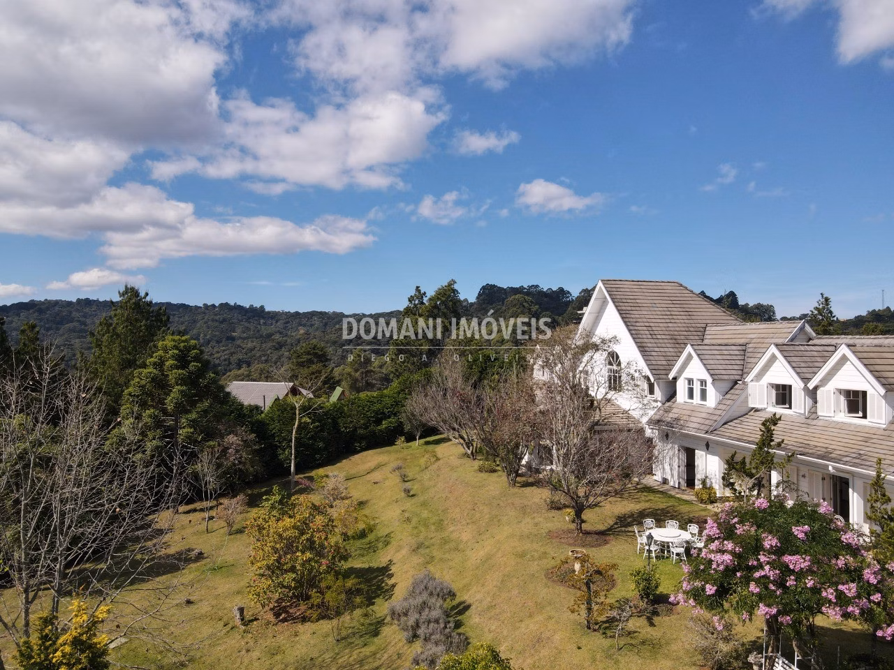 Casa de 5.300 m² em Campos do Jordão, SP
