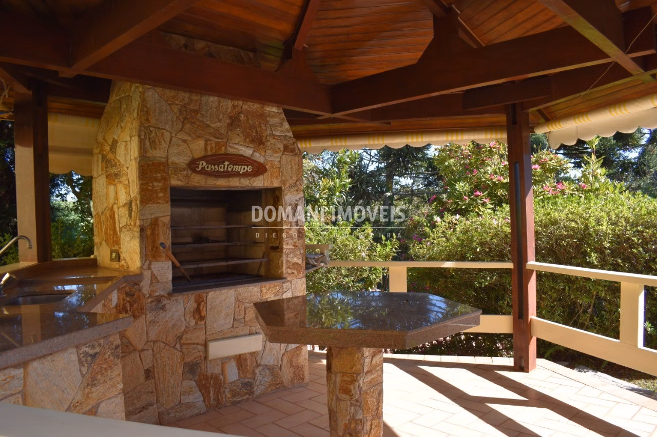 Casa de 1.580 m² em Campos do Jordão, SP