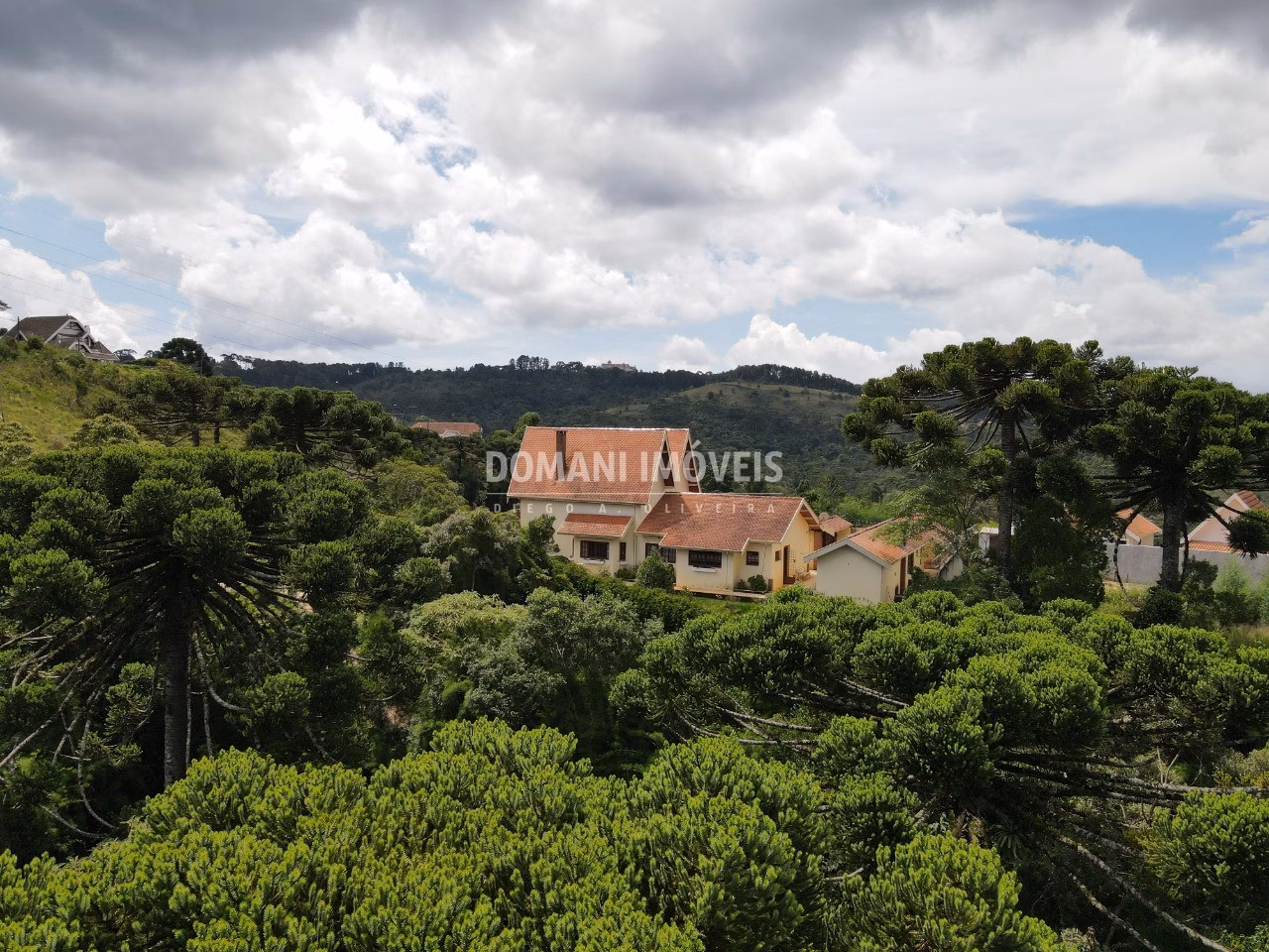 Casa de 620 m² em Campos do Jordão, SP