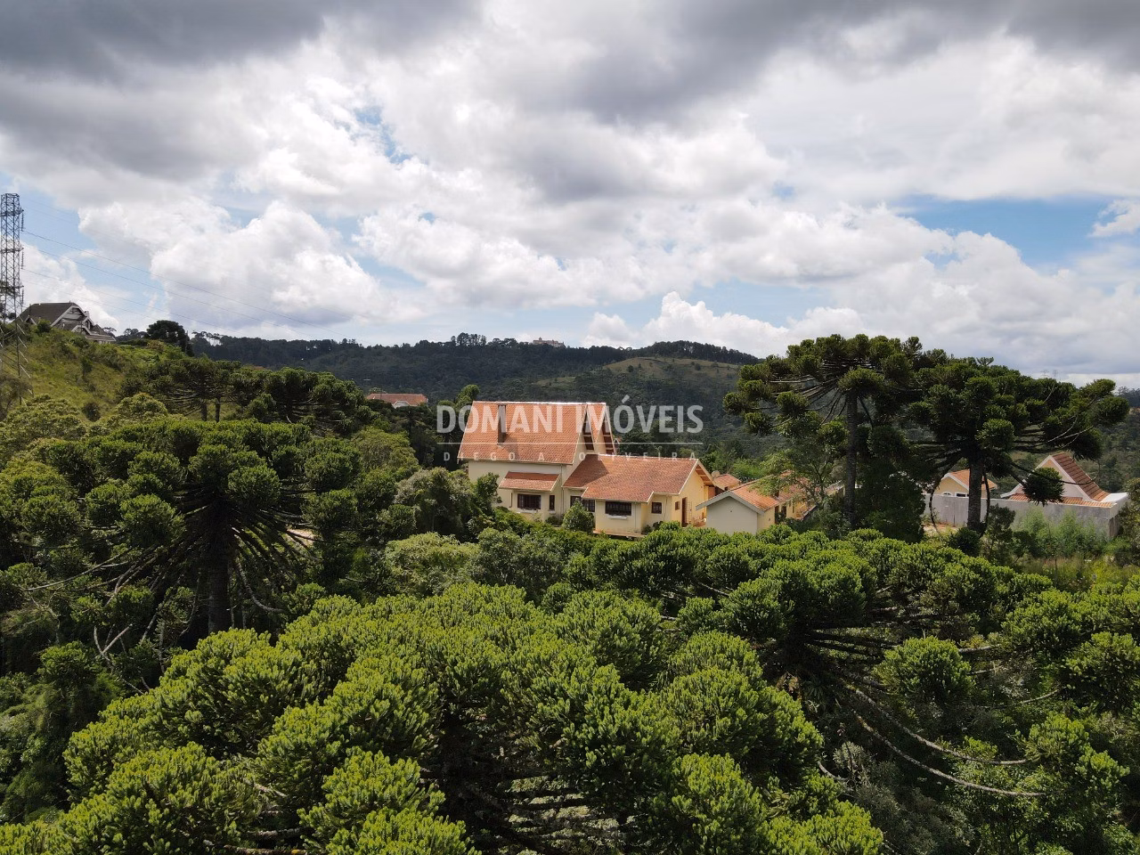 Casa de 620 m² em Campos do Jordão, SP