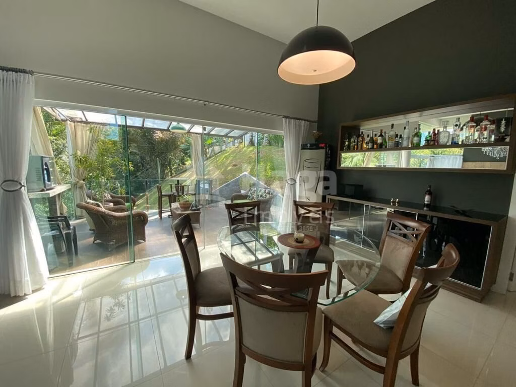 Casa de 1.198 m² em Brusque, SC