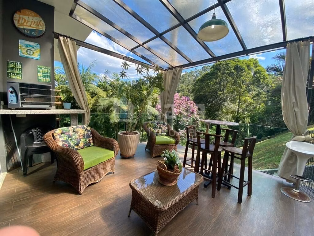 Casa de 1.198 m² em Brusque, SC