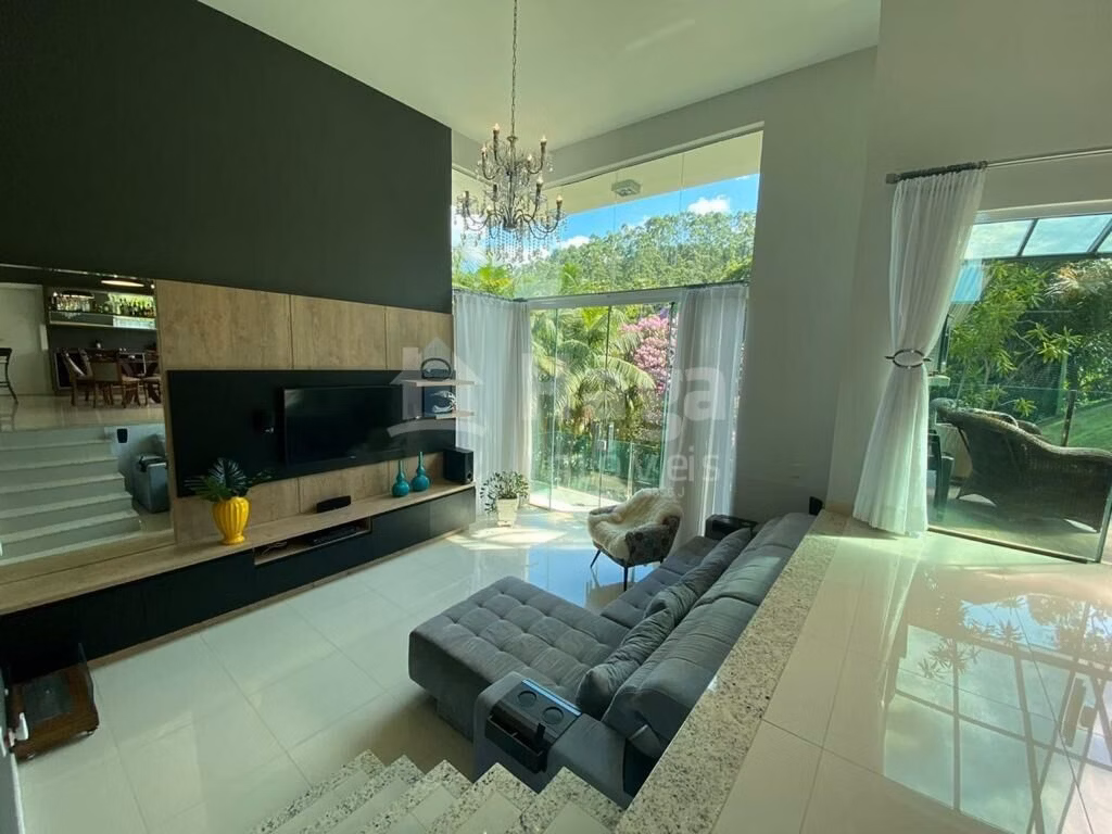 Casa de 1.198 m² em Brusque, SC
