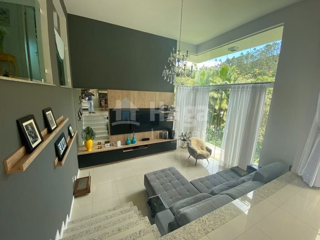 Casa de 1.198 m² em Brusque, SC