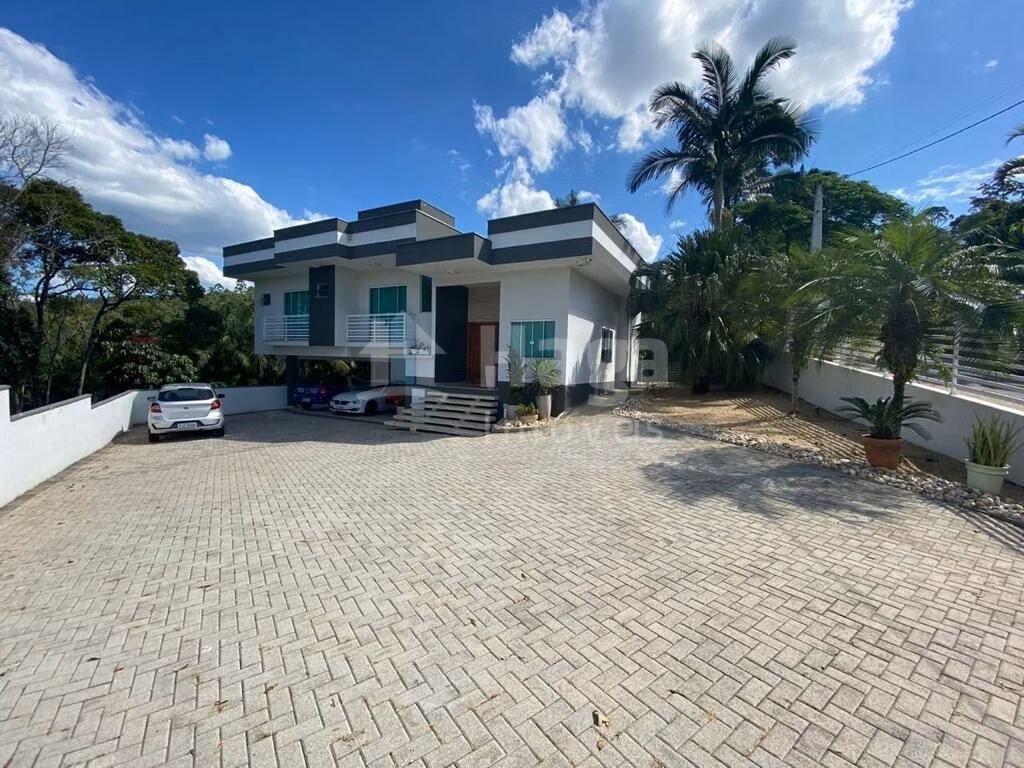 Casa de 1.198 m² em Brusque, SC