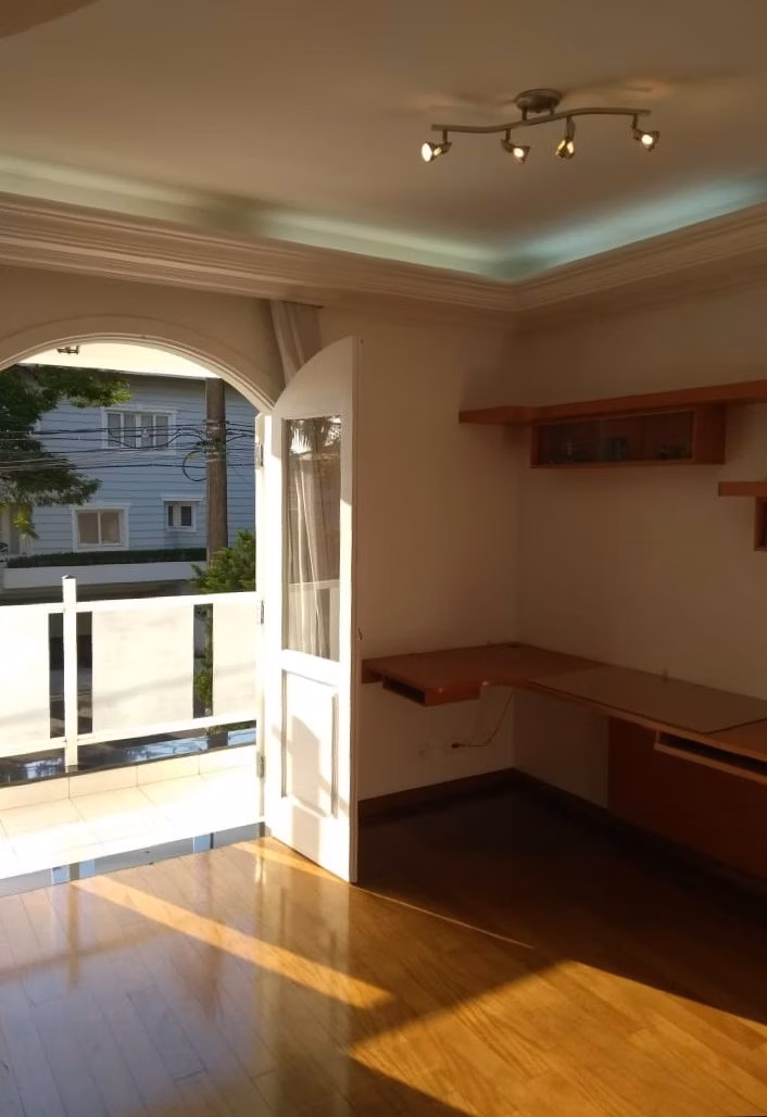 Casa de 540 m² em Santana de Parnaíba, SP