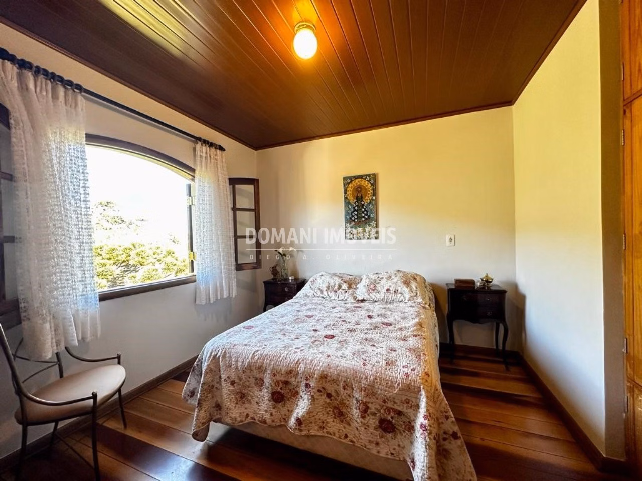 Casa de 1.245 m² em Campos do Jordão, SP