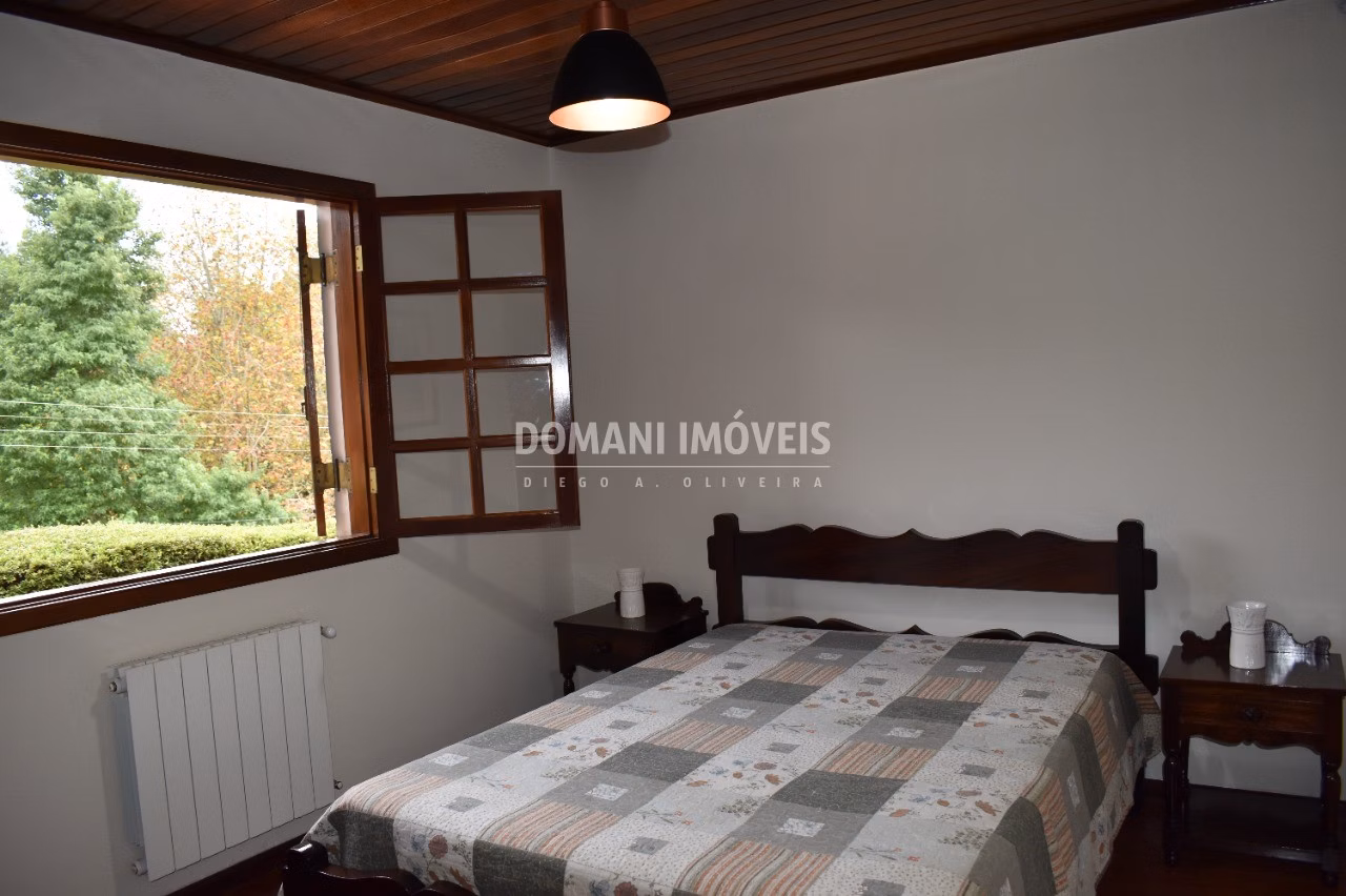 Casa de 1.430 m² em Campos do Jordão, SP