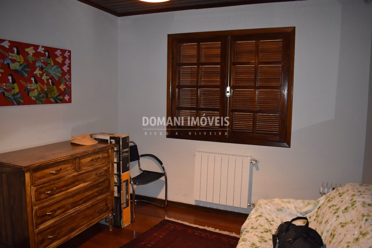 Casa de 1.430 m² em Campos do Jordão, SP