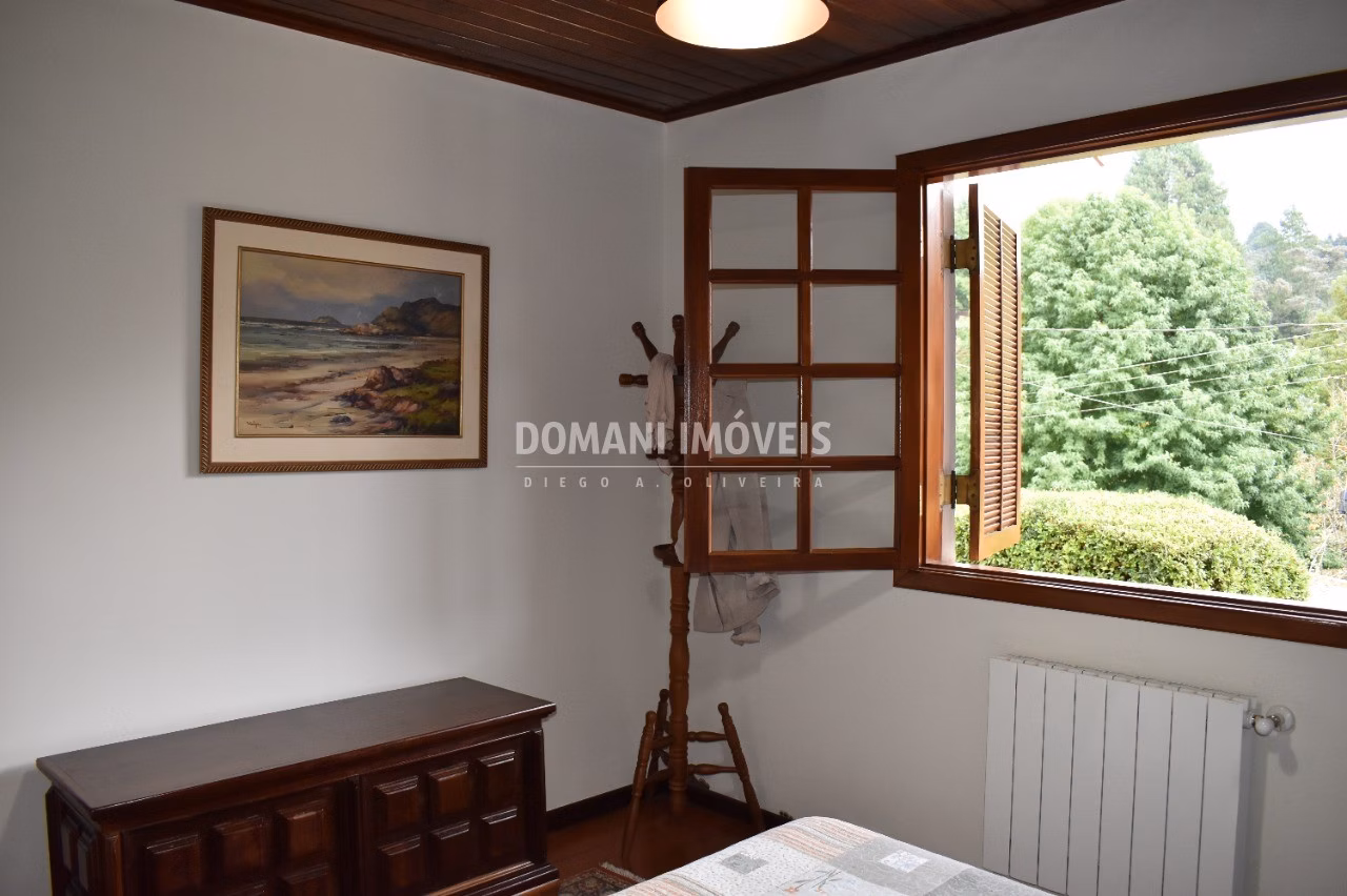 Casa de 1.430 m² em Campos do Jordão, SP