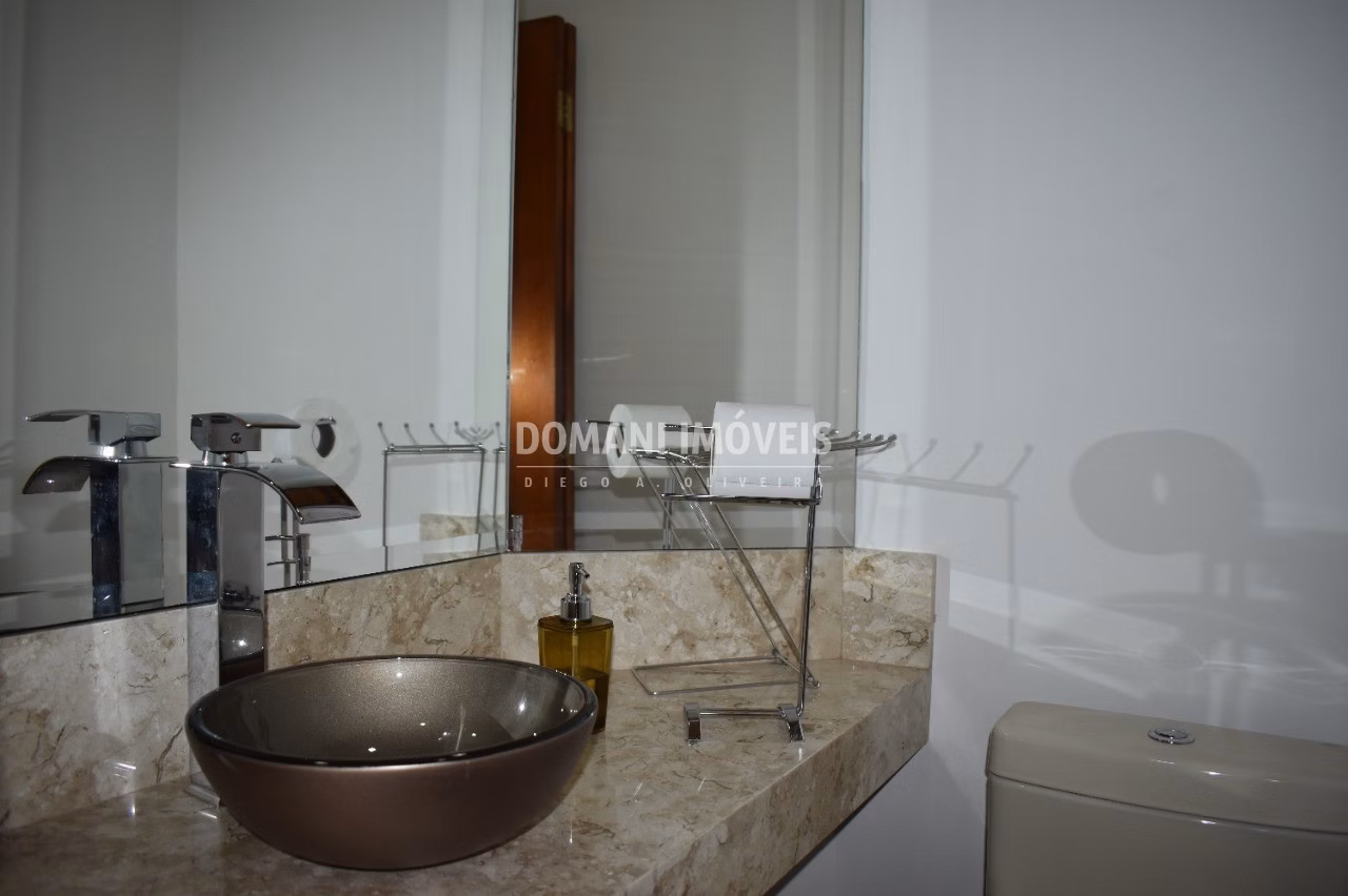 Casa de 1.430 m² em Campos do Jordão, SP