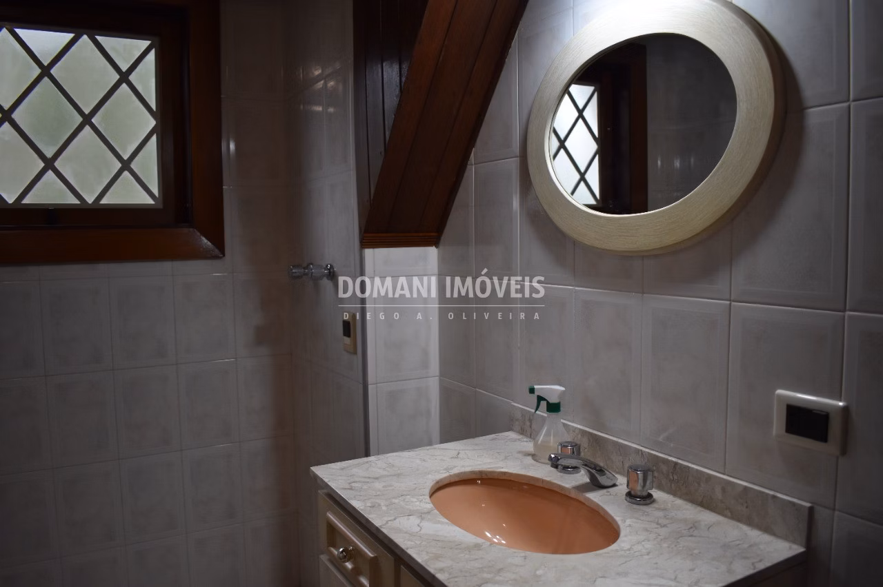 Casa de 2.030 m² em Campos do Jordão, SP