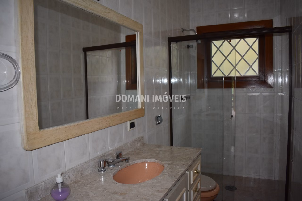 Casa de 2.030 m² em Campos do Jordão, SP