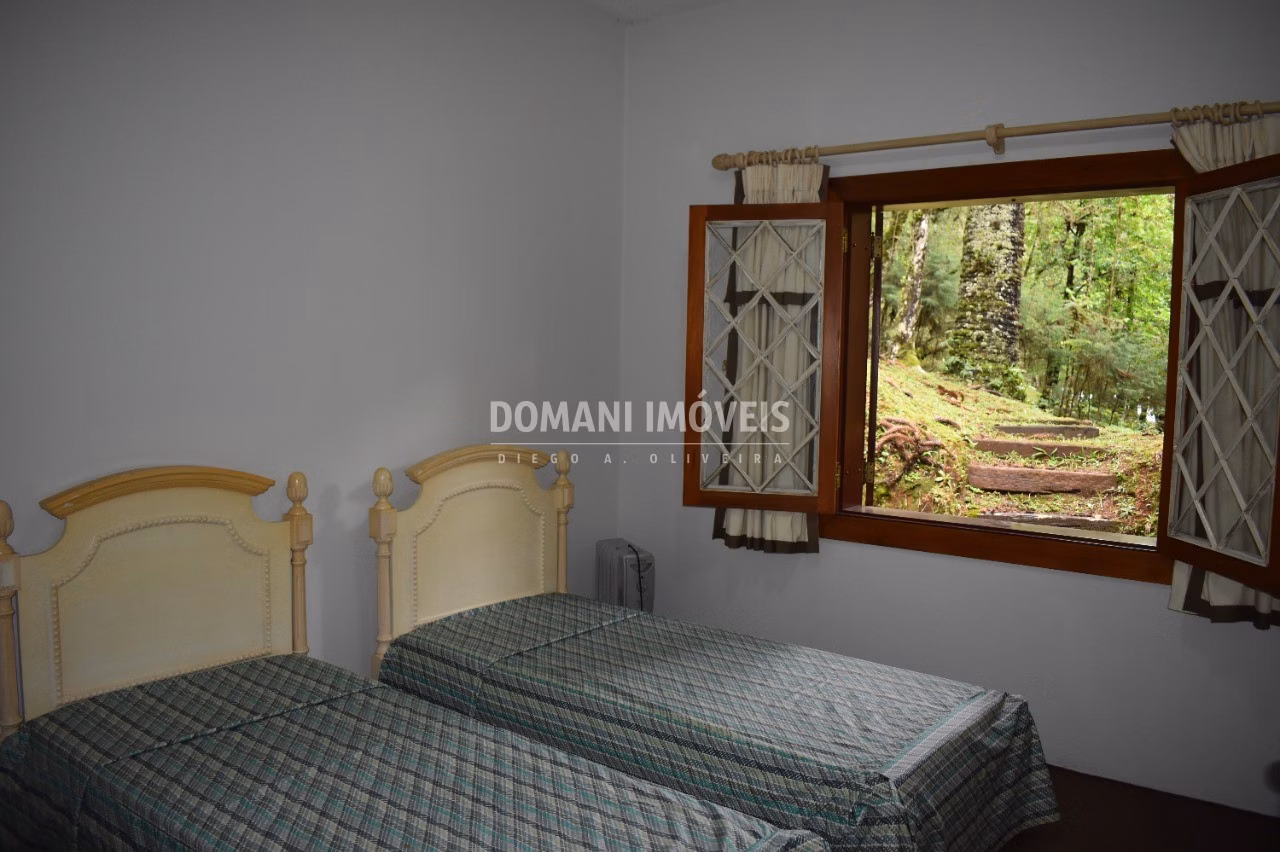 Casa de 2.030 m² em Campos do Jordão, SP