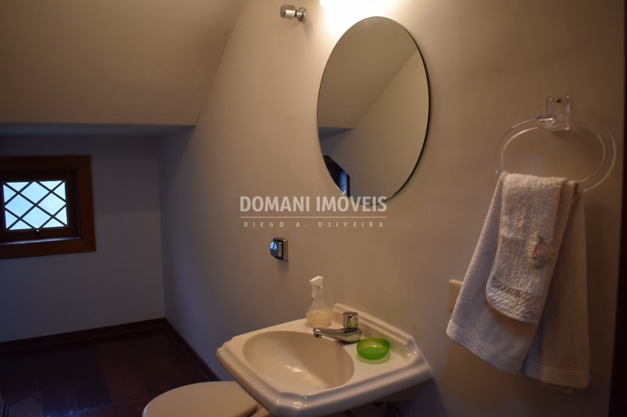 Casa de 2.030 m² em Campos do Jordão, SP