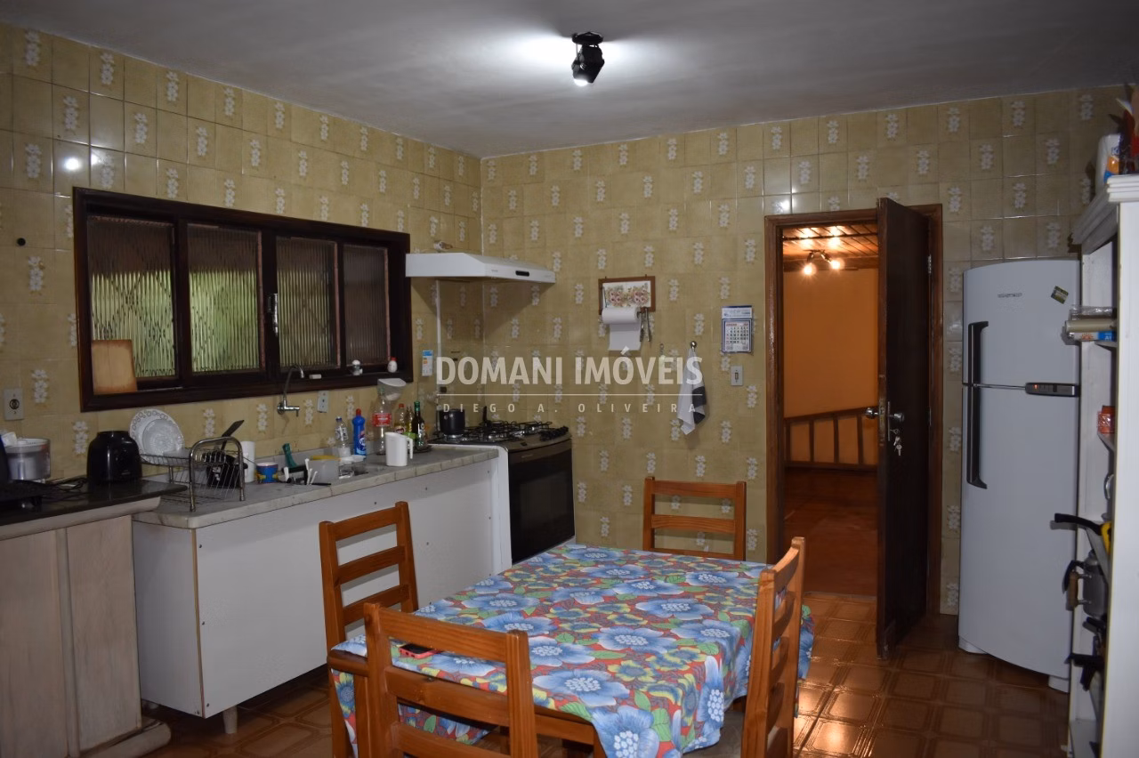Casa de 1.010 m² em Campos do Jordão, SP