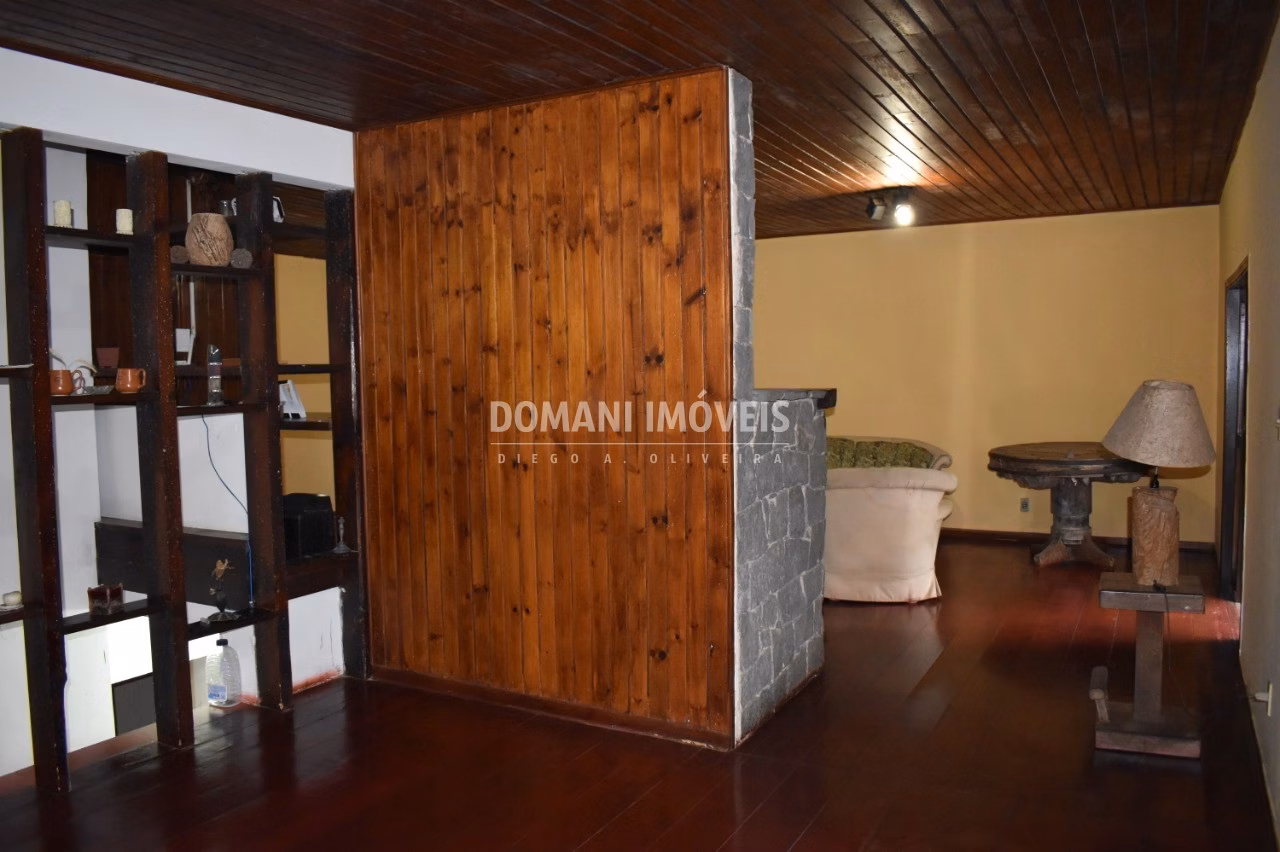 Casa de 1.010 m² em Campos do Jordão, SP