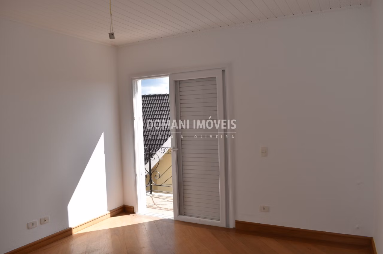 Casa de 1.030 m² em Campos do Jordão, SP