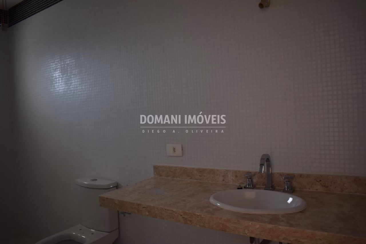 Casa de 1.030 m² em Campos do Jordão, SP