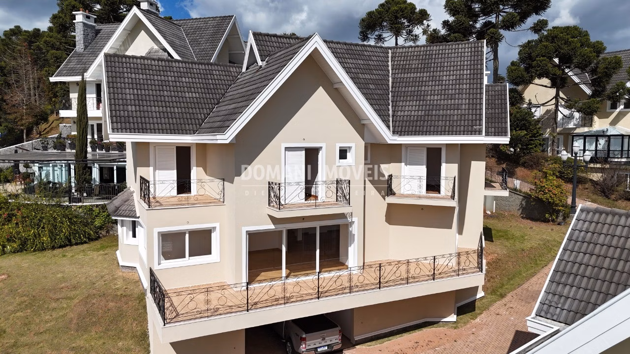Casa de 1.030 m² em Campos do Jordão, SP