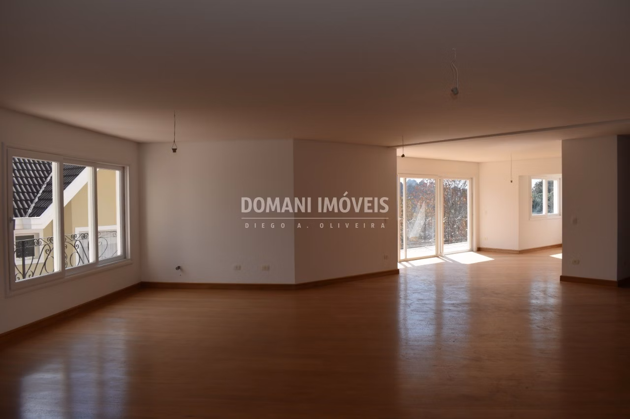 Casa de 1.030 m² em Campos do Jordão, SP