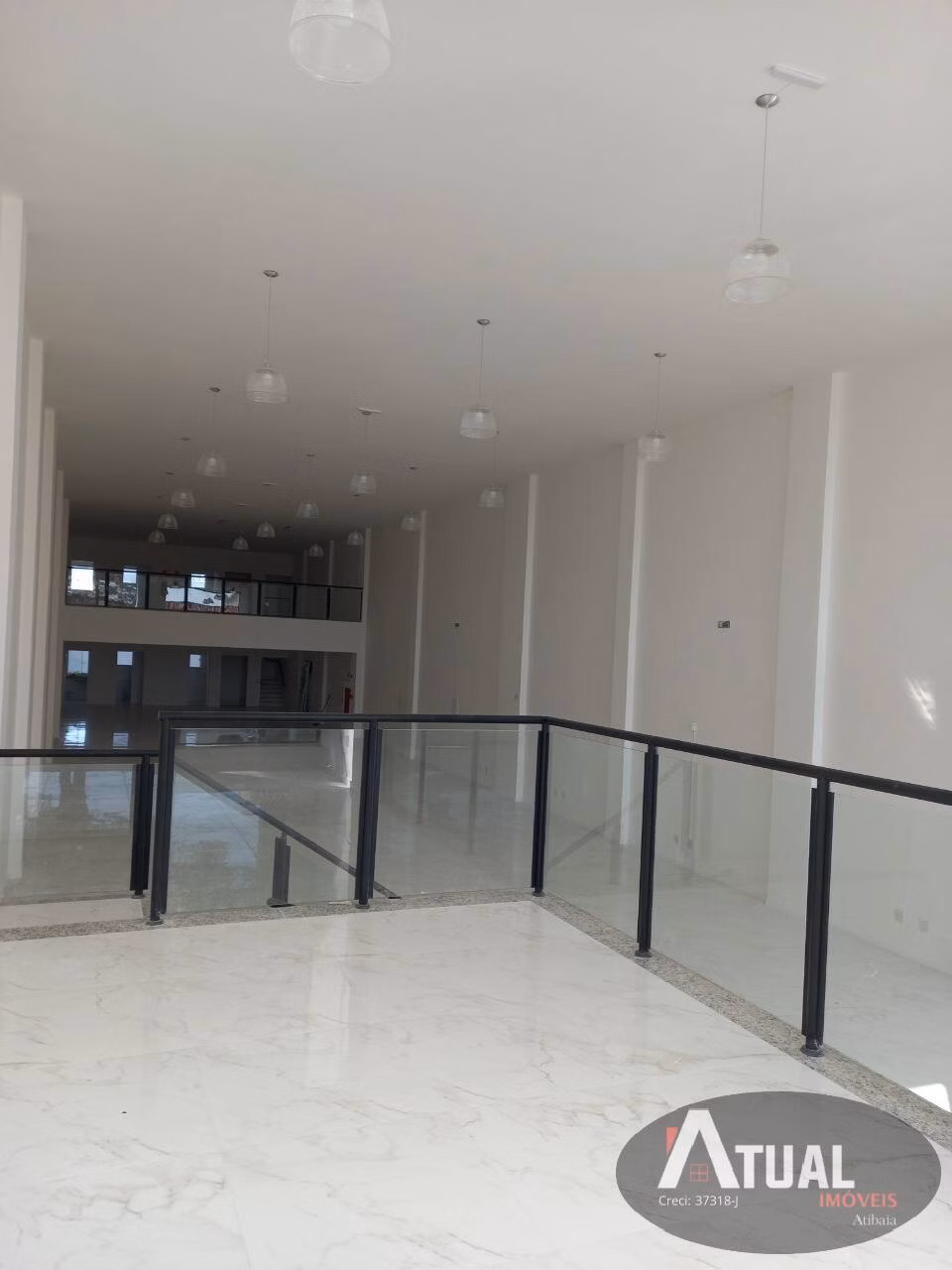Comercial de 977 m² em Atibaia, SP